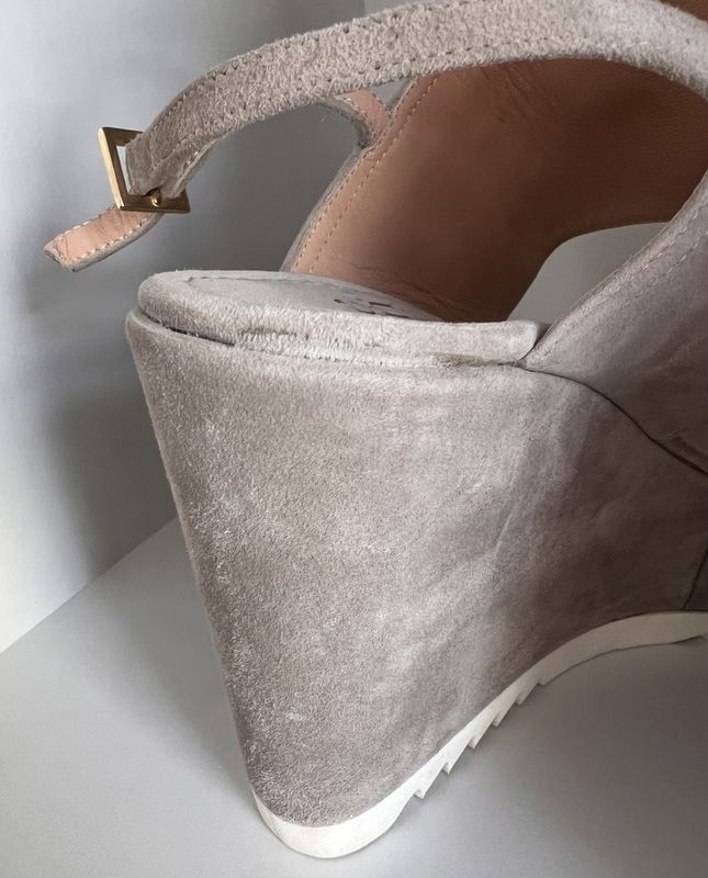 102444 - Eleventy Suede Wedges Sandals 