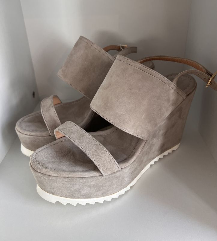 102444 - Eleventy Suede Wedges Sandals 