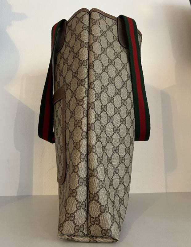 101946 - Gucci GG Supreme Book tote