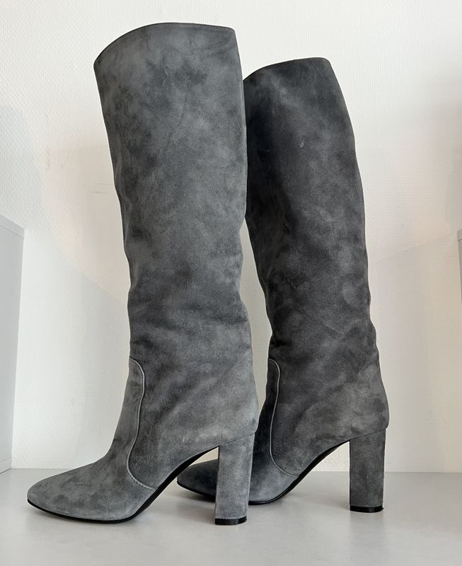 102636 - Vero Cuoio Suede Knee High Boots