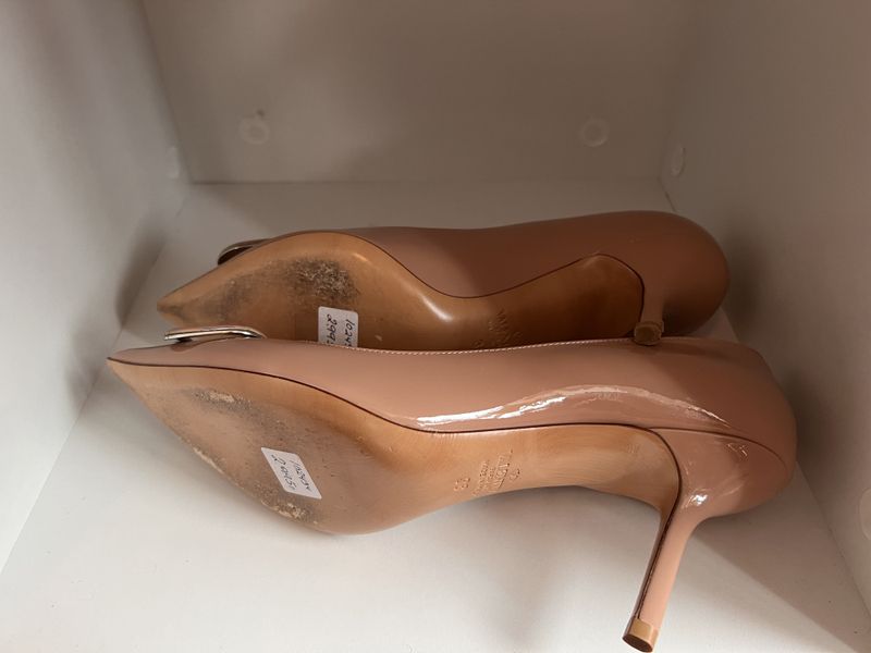 102434 - Valentino VLogo Signature Pumps 