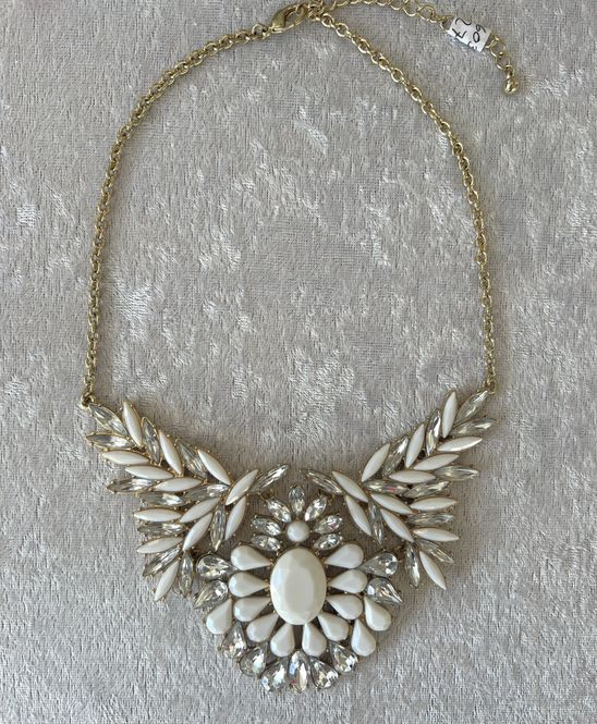 Hovedbilde 1603 - smykke med hvite/sølv stener