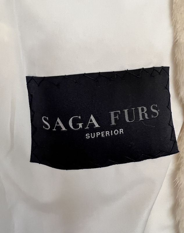 102635 -  E.G.A. Larsson Saga Fur Superior 