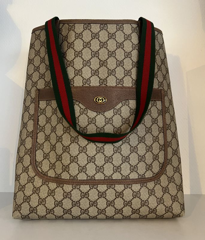 101946 - Gucci GG Supreme Book tote