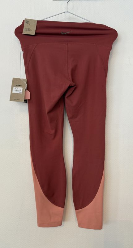 102560B- Yoga treningstights Nike
