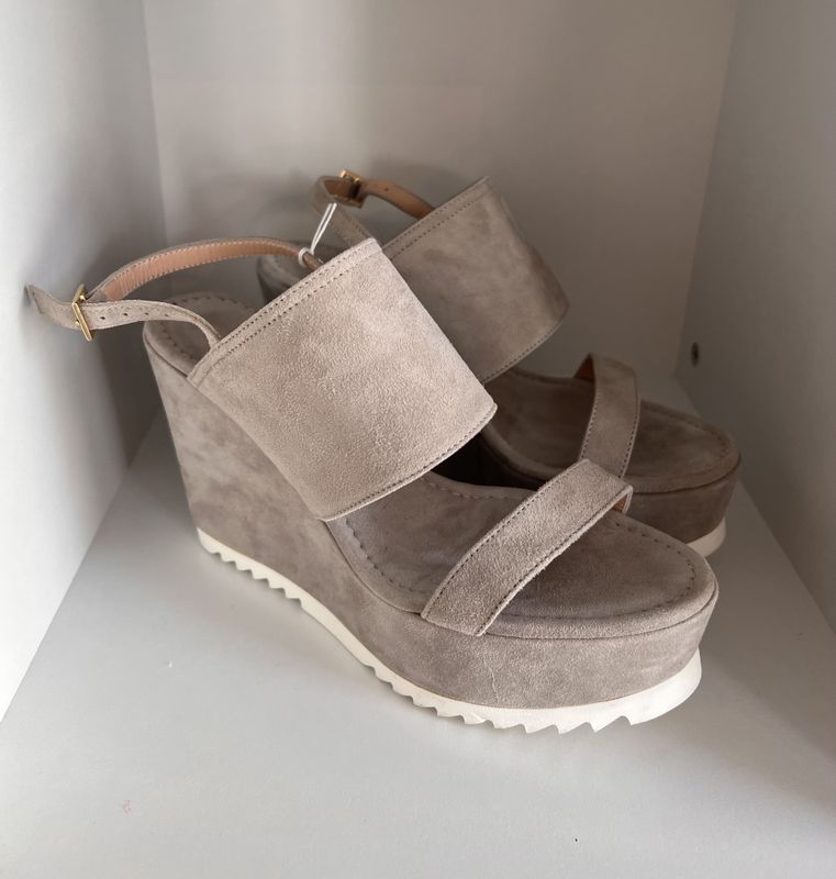 102444 - Eleventy Suede Wedges Sandals 